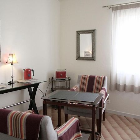 לאגוּ‏ש Angela Guest House מראה חיצוני תמונה