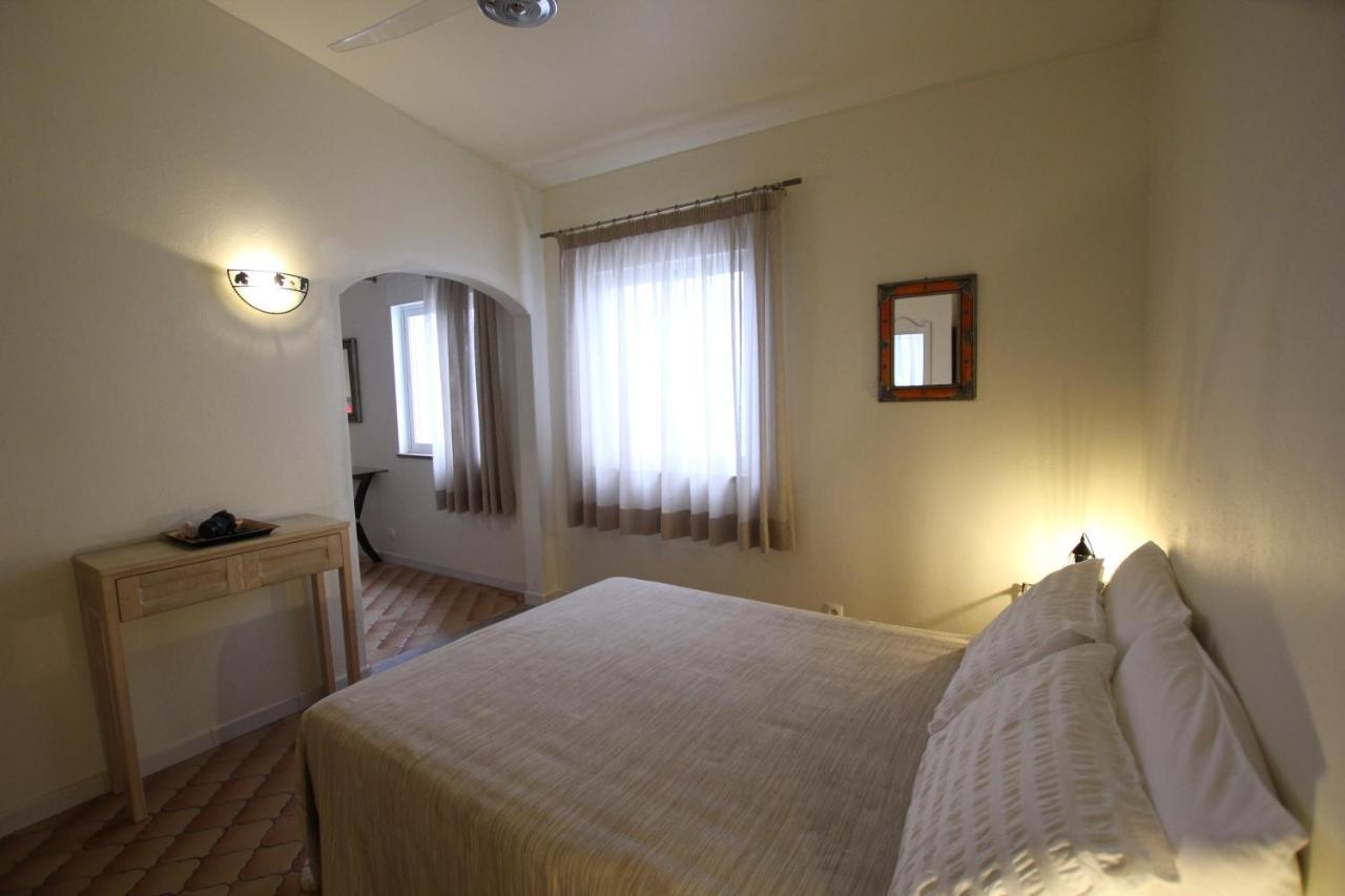 לאגוּ‏ש Angela Guest House מראה חיצוני תמונה