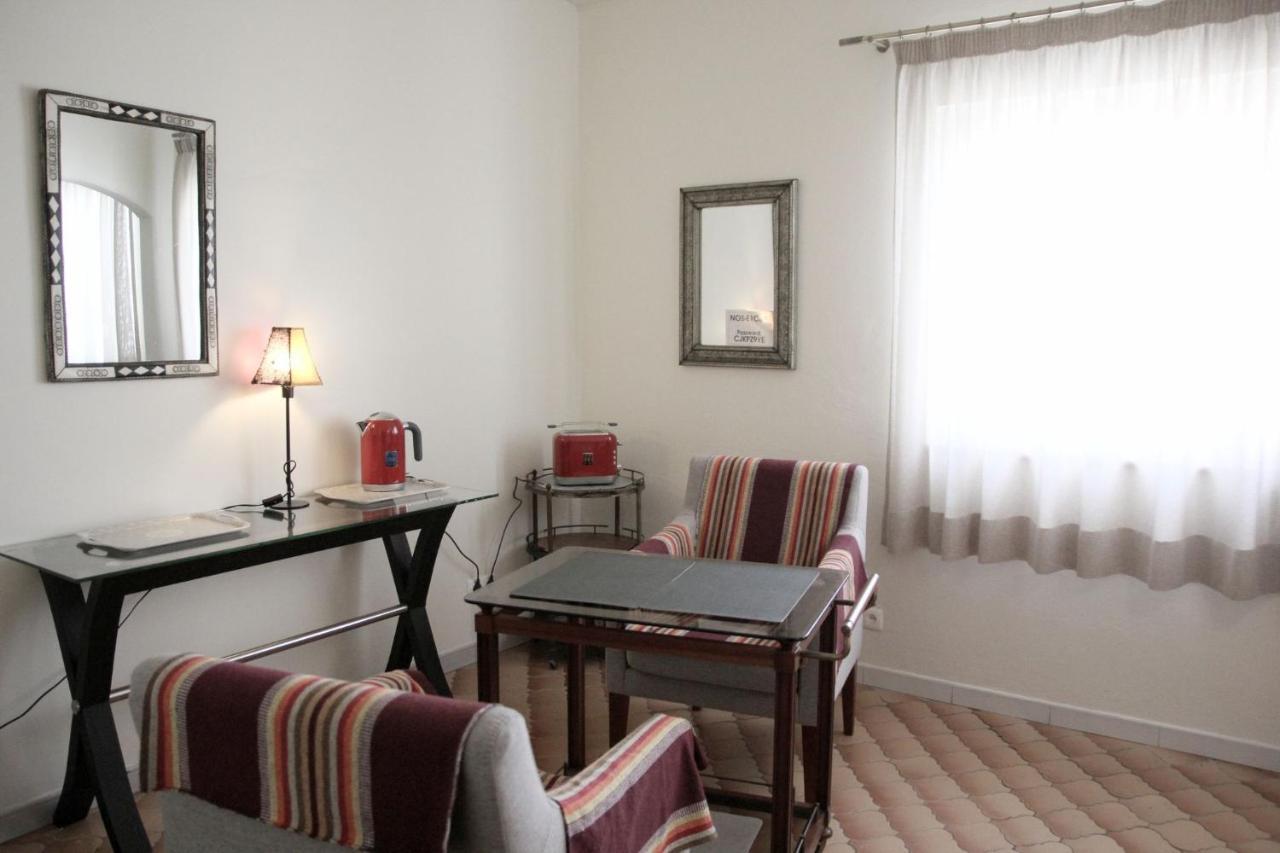 לאגוּ‏ש Angela Guest House מראה חיצוני תמונה