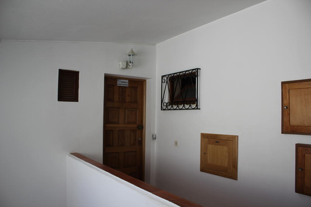 לאגוּ‏ש Angela Guest House מראה חיצוני תמונה
