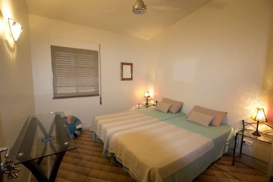 לאגוּ‏ש Angela Guest House מראה חיצוני תמונה