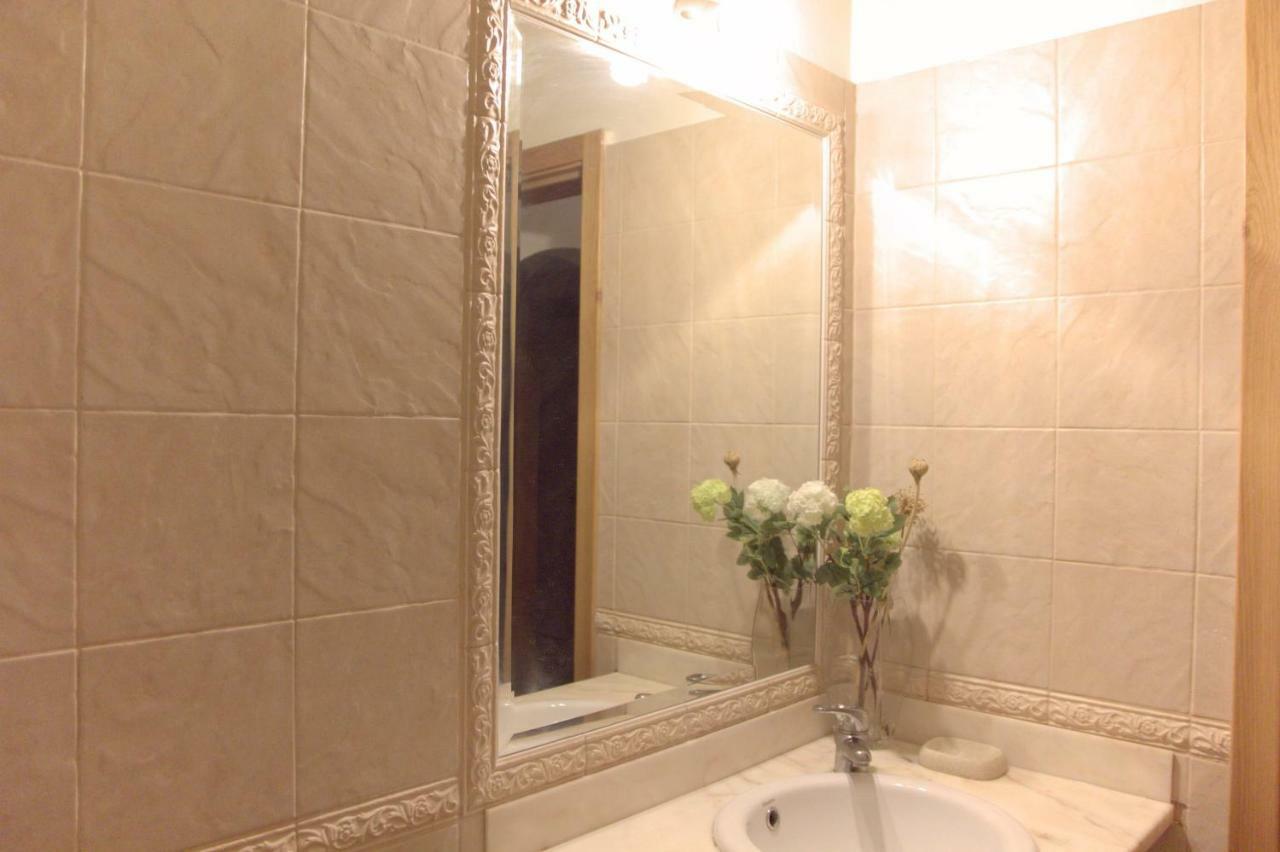 לאגוּ‏ש Angela Guest House מראה חיצוני תמונה